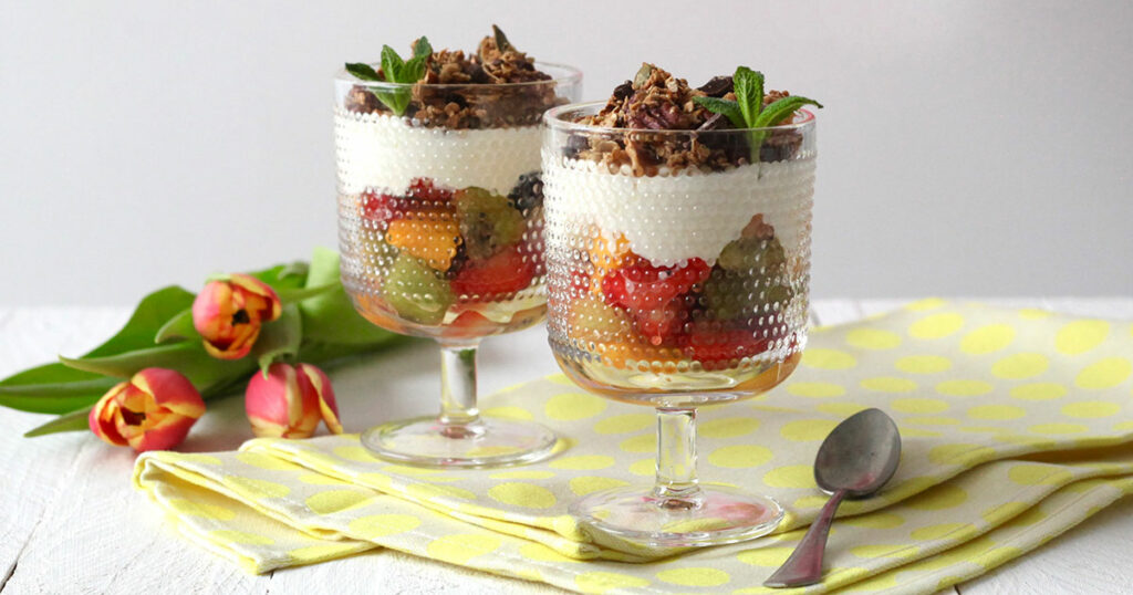granola-sinaasappelyoghurt-fruitsalade